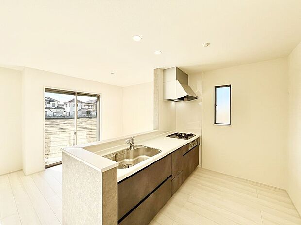 料理をしながらご家族との会話を楽しめる対面カウンターキッチン