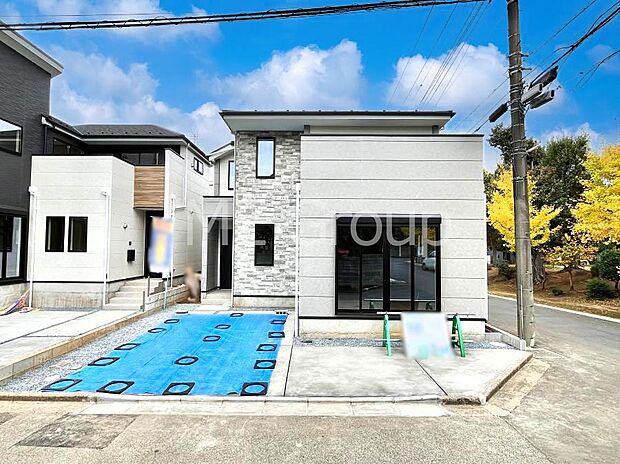 ◆2号棟◆〜Exterior〜　毎日のお散歩も快適な緑に恵まれた閑静な住宅地は、伸び伸びスローライフを叶えてくれます。自然豊富な季節の移ろいを身近に感じられる、子育てに適した環境です。