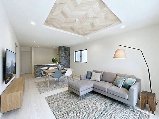 落ち着いた雰囲気のLDKは家族みんなの快適空間 ※家具はCGです