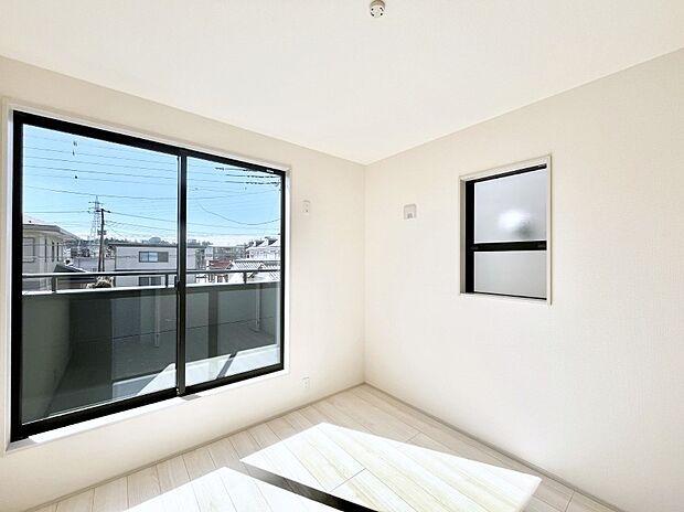 2面採光なので、明るく風通しも良く心地良い生活が送れます。