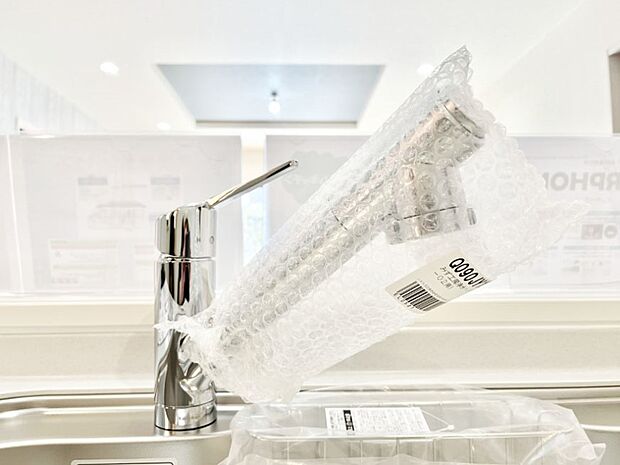 いつでも清潔なおいしいお水を。一つの水栓で水道水と浄水を使い分け。