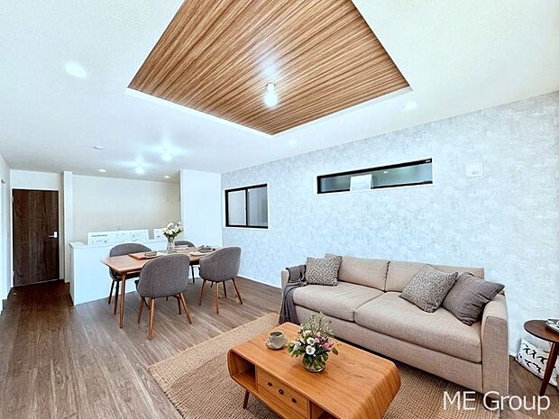 ◆1号棟◆~Living~ 家族の食事や団らんのほか、子どもを遊ばせたり、友人を招いたりするLDKは住まいの中心。長時間過ごす場所だから、その空間は住まい全体の居心地を左右します。※家具はCGです。