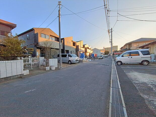 前面道路：南 6m 公道　JR総武本線「佐倉」駅徒歩5分！駅近の利便性と豊かな自然を享受する住環境のもと、彩り豊かな快適な暮らしは家族を笑顔にしてくれそうです。