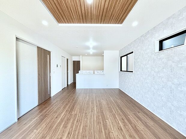 ◆1号棟◆~Living~ ここにはみんなが集い、食事と楽しい会話が始まる。話に夢中になりすぎて、ついつい時を忘れ夜半過ぎになってしまう。そんな束の間の幸せを感じさせてくれる場所でありたい。