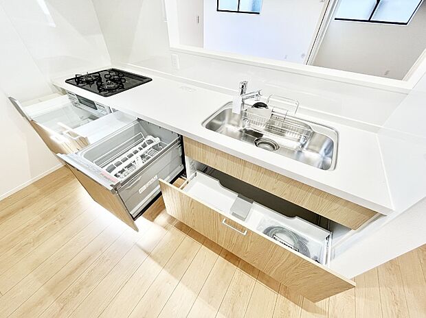 使いやすさを優先したスライド式収納タイプ!