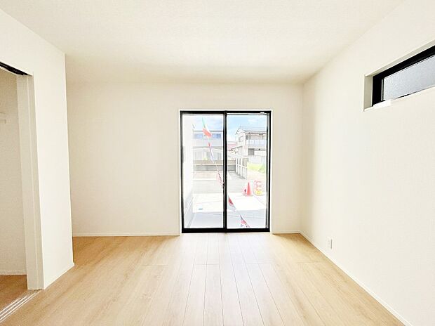 爽やかな日差しがお部屋全体を優しく包み込んでくれます