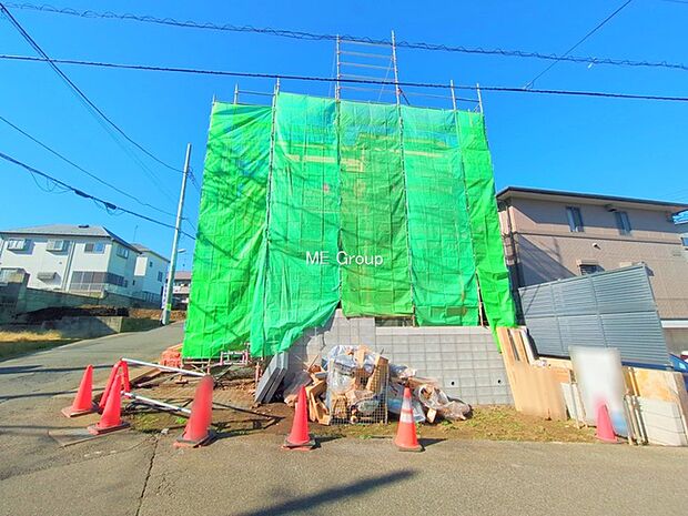 ◆C号棟◆〜Exterior〜　閑静な住宅地で子育て家族にピッタリ。毎日のお散歩も快適な緑に恵まれたエリアで、自然に包まれた穏やかな暮らしを実現するための、ゆとりある住環境が整っています。