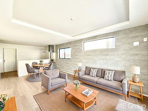 ◆1号棟◆~Living~ 家族の食事や団らんのほか、子どもを遊ばせたり、友人を招いたりするLDKは住まいの中心。長時間過ごす場所だから、その空間は住まい全体の居心地を左右します。 ※家具はCGです