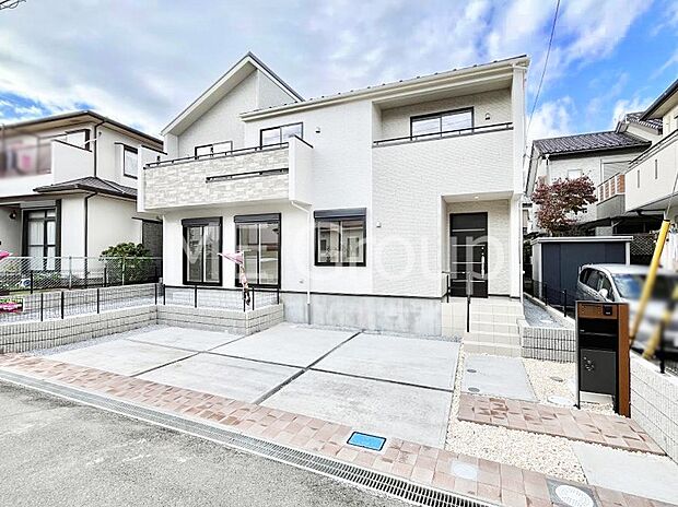 〜Exterior〜 閑静な住宅地で子育て家族にピッタリ。毎日のお散歩も快適な緑に恵まれたエリアで、自然に包まれた穏やかな暮らしを実現するための、ゆとりある住環境が整っています。