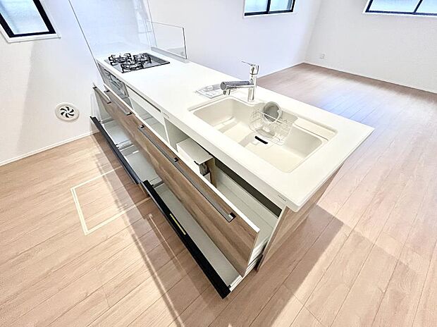 使いやすさを優先したスライド式収納タイプ!