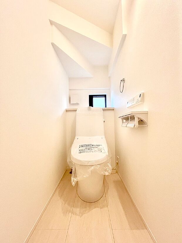 〜Toilet〜　綺麗・スッキリ・快適なウォシュレット付トイレでくつろげる空間です。トイレは毎日使わざるを得ないもの。いつも清潔を保ちたいですね。トイレが2ヶ所あるので朝の混雑時に便利です！