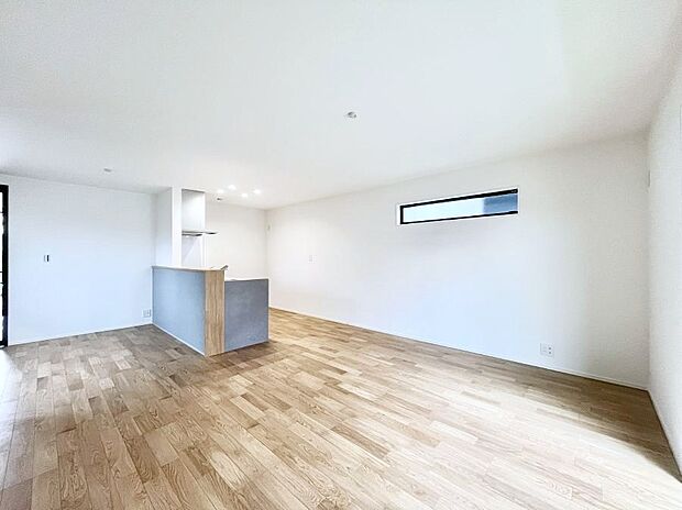 ◆No.1◆〜Living〜 家族の食事や団らんのほか、子どもを遊ばせたり、友人を招いたりするLDKは住まいの中心。長時間過ごす場所だから、その空間は住まい全体の居心地を左右します。