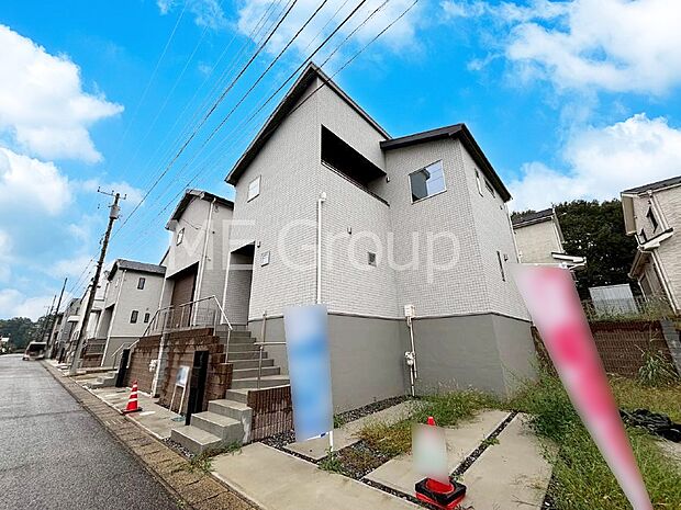 ◆27号棟◆〜Exterior〜 一戸建ての大きなメリットは、自分達の「土地」を「自由に」使える事です。ガーデニングやDIY,車やバイクの趣味など様々な用途で利用できます。