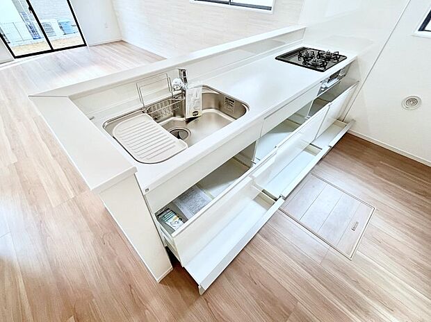 使いやすさを優先したスライド式収納タイプ！