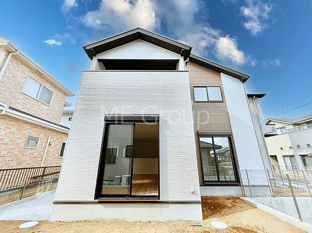 〜Exterior〜　周辺には学校や買物施設もあり生活、子育てに適した環境が広がっています！「永住地」として、物件のご見学だけではなく、周辺の環境や通学できる学校についてもご相談ください！