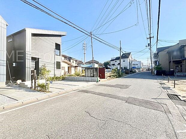 前面道路:西 6.4m 公道 前面道路は閑静な住宅地をはしる車通りの少ない道路。 駐車の出し入れもらくらくです!ご不明点・現地見学のご希望は、お気軽にお問い合わせください!