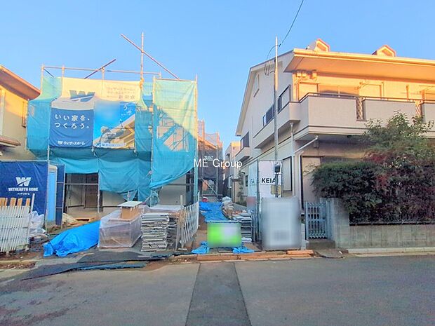 〜Exterior〜　閑静な住宅地で子育て家族にピッタリ。毎日のお散歩も快適な緑に恵まれたエリアで、自然に包まれた穏やかな暮らしを実現するための、ゆとりある住環境が整っています。