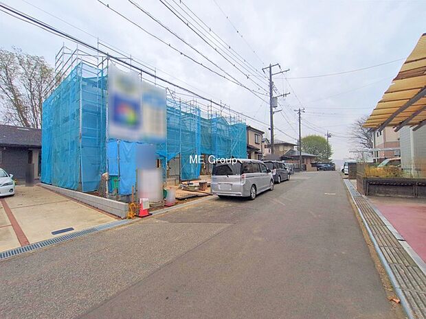 〜Exterior〜　前面道路：南西 6m 公道　前面道路は閑静な住宅地をはしる車通りの少ない道路。駐車の出し入れもらくらくです！ご不明点・現地見学のご希望は、お気軽にお問い合わせください！