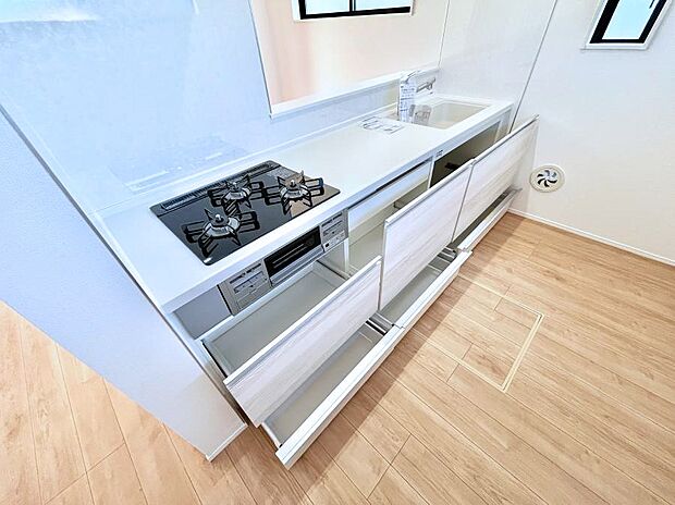 使いやすさを優先したスライド式収納タイプ!