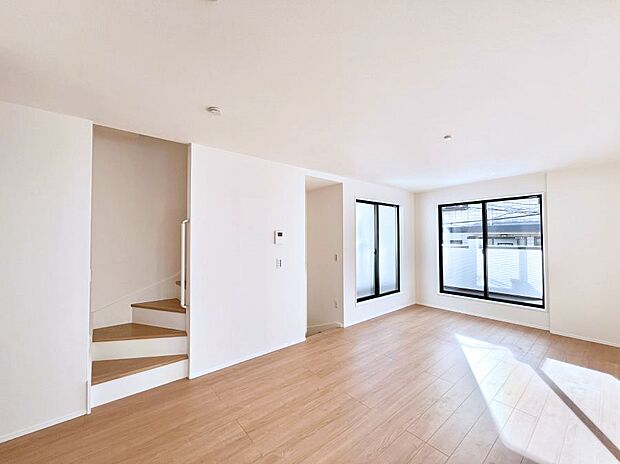 「ただいま」「おかえり」家族とのコミュニケーションが深まるリビングイン階段。