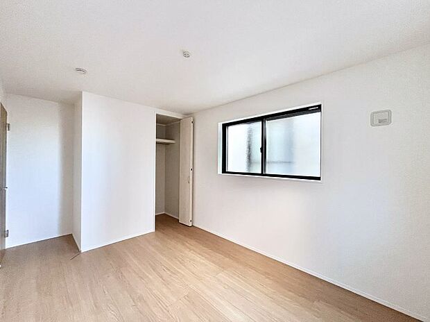 子供部屋にもおすすめな収納スペースたっぷりの居室