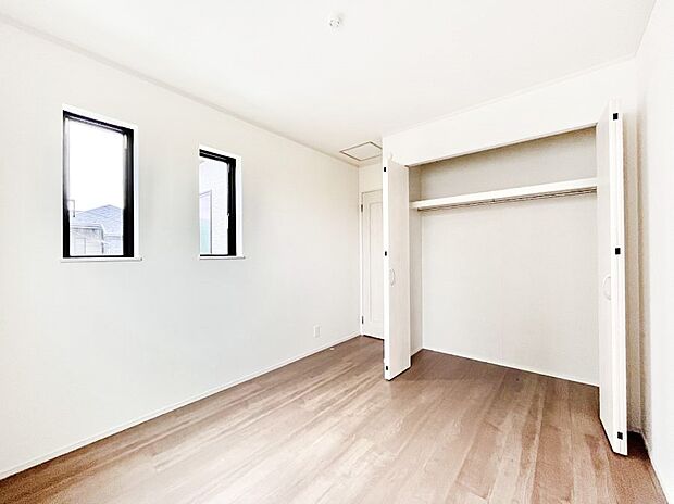 ◆B号棟◆〜Bed Room〜 子供部屋はお子様にとって大変重な役割があります。子供一人で過ごす空間を与えることで、宿題や勉強時間も自然と増えまた自ら部屋の片付けや掃除なども促すことに繋がります。