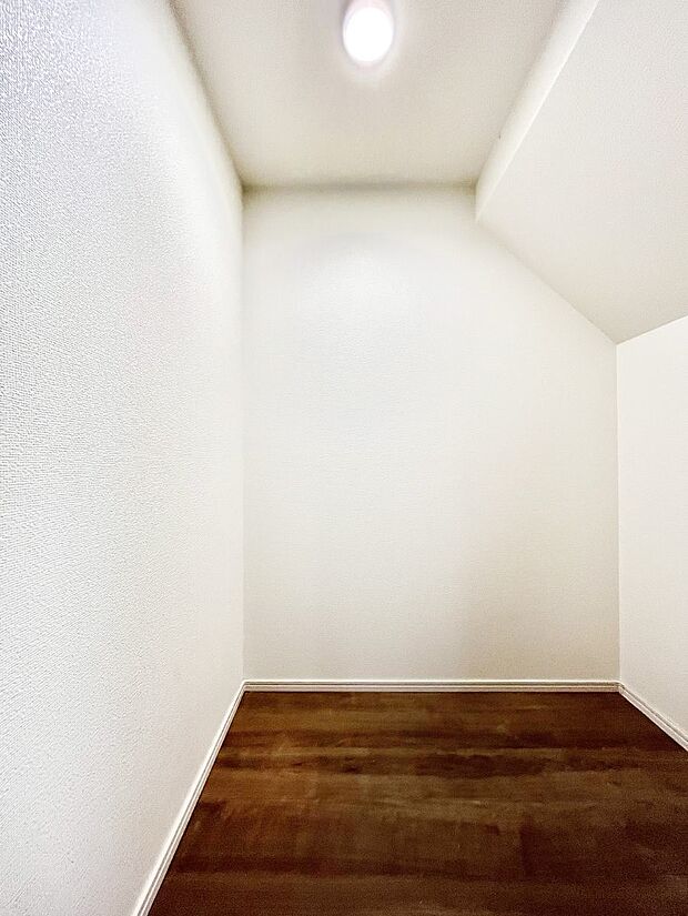 ◆B号棟◆食材のストックはもちろん、日用品の収納など使い方はいろいろ!