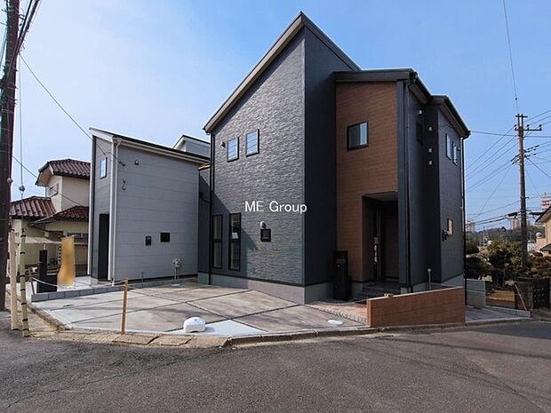 ◆1号棟◆~Exterior~ 周辺には学校や買物施設もあり生活、子育てに適した環境が広がっています!「永住地」として、物件のご見学だけではなく、周辺の環境や通学できる学校についてもご相談ください!