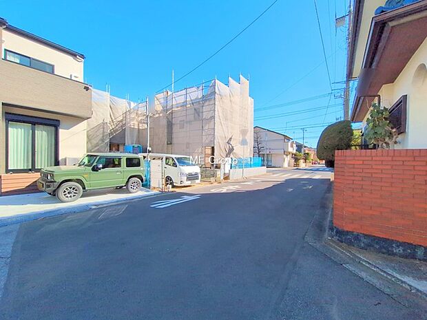 〜Exterior〜 前面道路: 住宅地になっているので車量も少なく、静かな立地です。子育て環境も良好です♪♪周辺環境もあわせてご案内させて頂きます。お気軽にお問い合わせください。