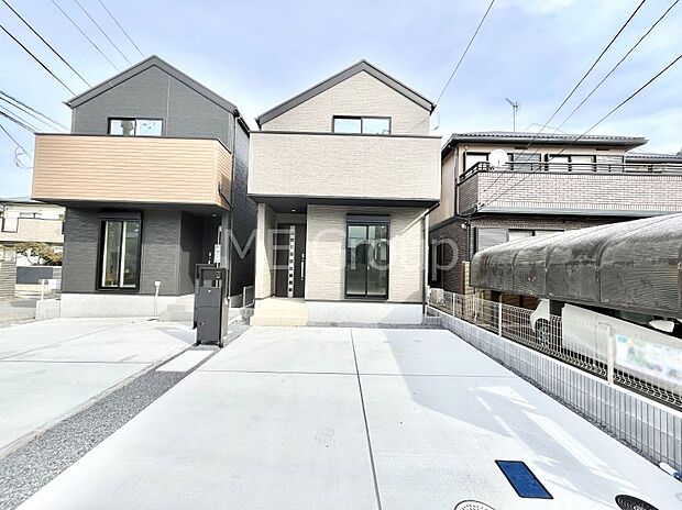 ◆2号棟◆〜Exterior〜 閑静な住宅地で子育て家族にピッタリ。 毎日のお散歩も快適な緑に恵まれたエリアで、自然に包まれた穏やかな暮らしを実現するための、ゆとりある住環境が整っています。