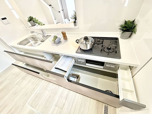 ◆1号棟◆使いやすさを優先したスライド式収納タイプ！