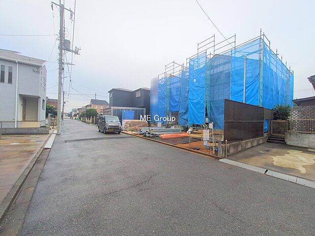 〜Exterior〜　前面道路：南東 6m 公道　前面道路は閑静な住宅地をはしる車通りの少ない道路。駐車の出し入れもらくらくです！ご不明点・現地見学のご希望は、お気軽にお問い合わせください！