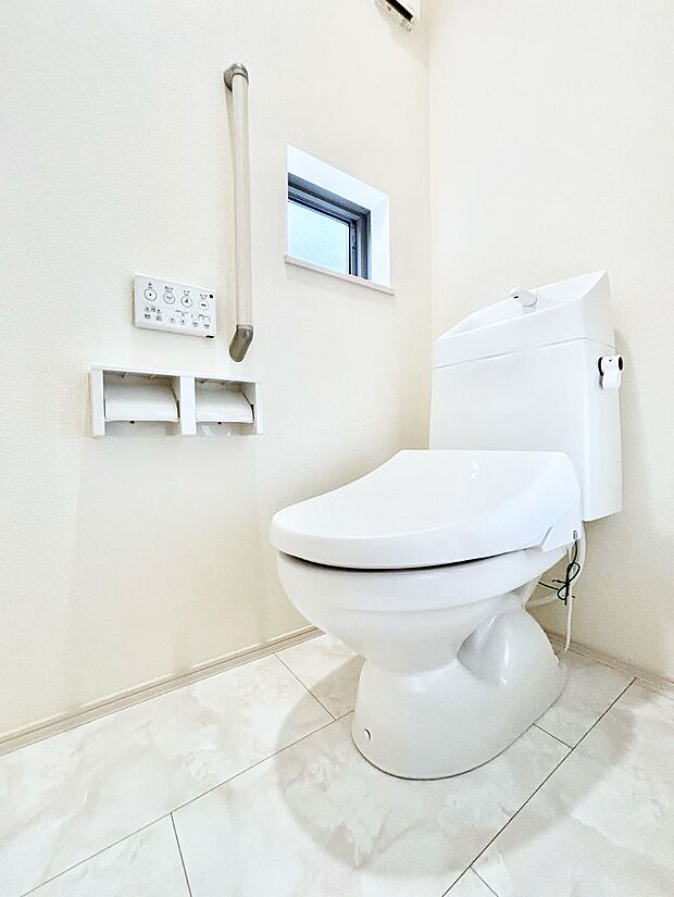 ウォシュレット付きトイレが1階と2階それぞれに配置されていてとても便利です。 