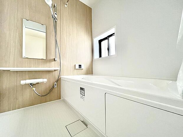 落ち着いた雰囲気でゆっくりお寛ぎいただけるバスルーム