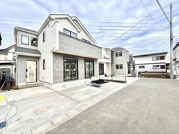 前面道路はきちんと整備されています