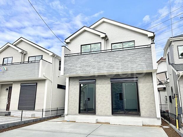 ◆C号棟◆~Exterior~ 一戸建ての大きなメリットは、自分達の「土地」を「自由に」使える事です。ガーデニングやDIY,車やバイクの趣味など様々な用途で利用できます。