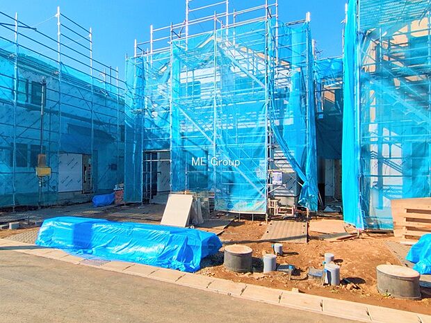 ◆B号棟◆〜Exterior〜 一戸建ての大きなメリットは、自分達の「土地」を「自由に」使える事です。ガーデニングやDIY,車やバイクの趣味など様々な用途で利用できます。