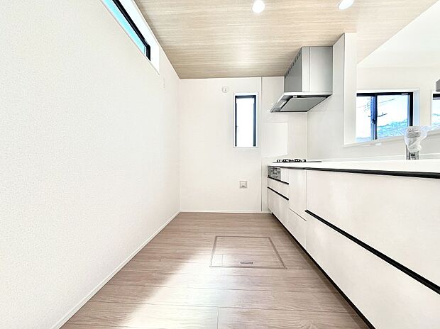 ゆとりあるキッチンではご家族と楽しくお料理ができます。