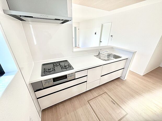 料理をしながらでもご家族との会話を楽しめる対面キッチン