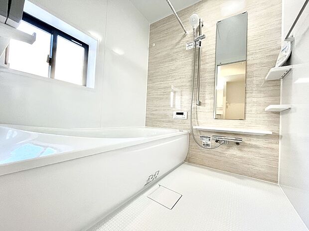 落ち着いた雰囲気でゆっくりお寛ぎいただけるバスルーム