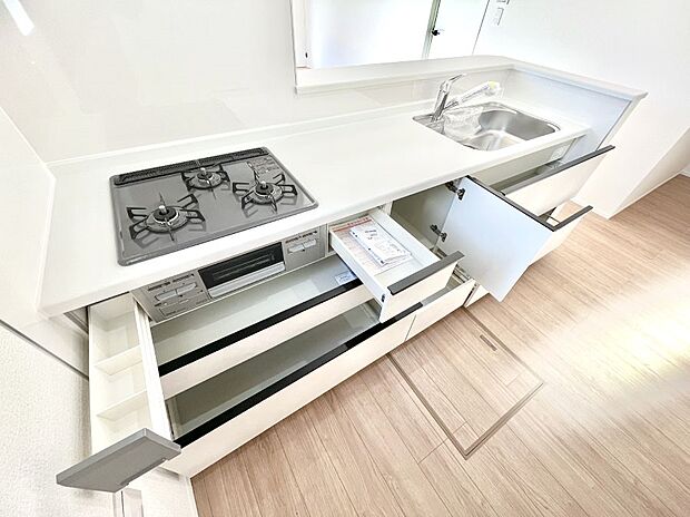 使いやすさを優先したスライド式収納タイプ！