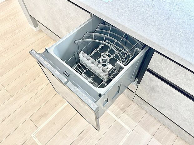 面倒なお片づけは食洗機にお任せ！家事の負担が減って、時間にも気持ちにもゆとりができます。