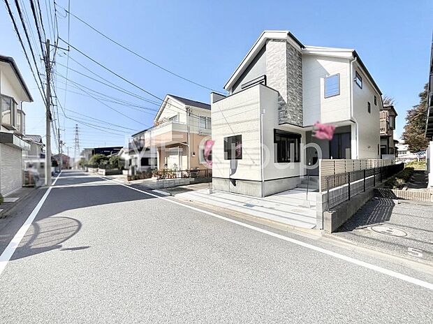 〜Exterior〜前面道路：南東 6.01m 公道　住宅地になっているので車量も少なく、静かな立地です。子育て環境も良好です♪♪周辺環境もあわせてご案内させて頂きます。