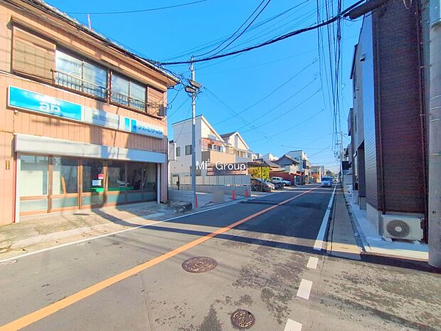 前面道路:南 7m 公道 前面道路は閑静な住宅地をはしる車通りの少ない道路。駐車の出し入れもらくらくです!ご不明点・現地見学のご希望は、お気軽にお問い合わせください!