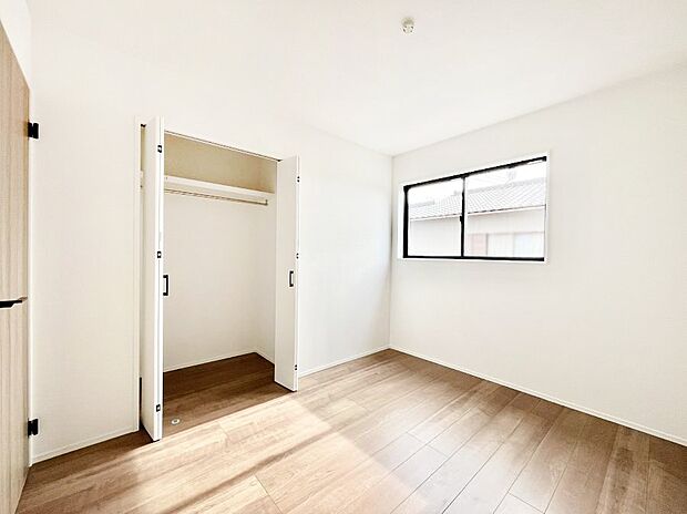 ナチュラルなフローリングはどんなインテリアにもマッチ。