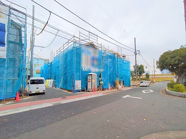 〜Exterior〜　前面道路：南 6m 公道　前面道路は閑静な住宅地をはしる車通りの少ない道路。駐車の出し入れもらくらくです！ご不明点・現地見学のご希望は、お気軽にお問い合わせください！