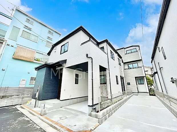 洗練された外観、上質な住空間が広がる室内は永く安心して過ごせる住居です。