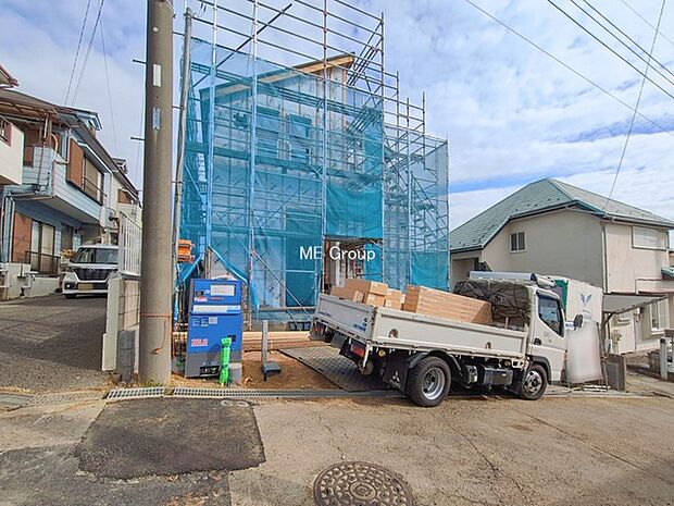 〜Exterior〜　一戸建ての大きなメリットは、自分達の「土地」を「自由に」使える事です。ガーデニングやＤＩＹ，車やバイクの趣味など様々な用途で利用できます。こだわりの家づくりを始めましょう！