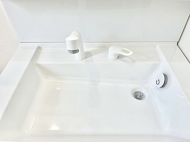 ハンドシャワー付き!使いやすい洗面台。