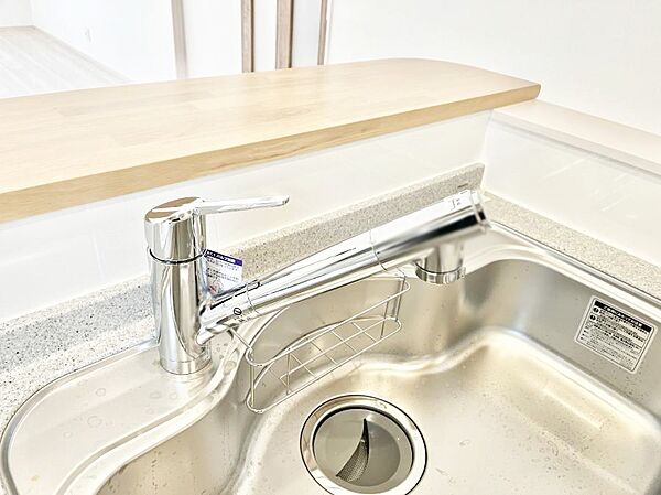 いつでも清潔なおいしいお水を。一つの水栓で水道水と浄水を使い分け。